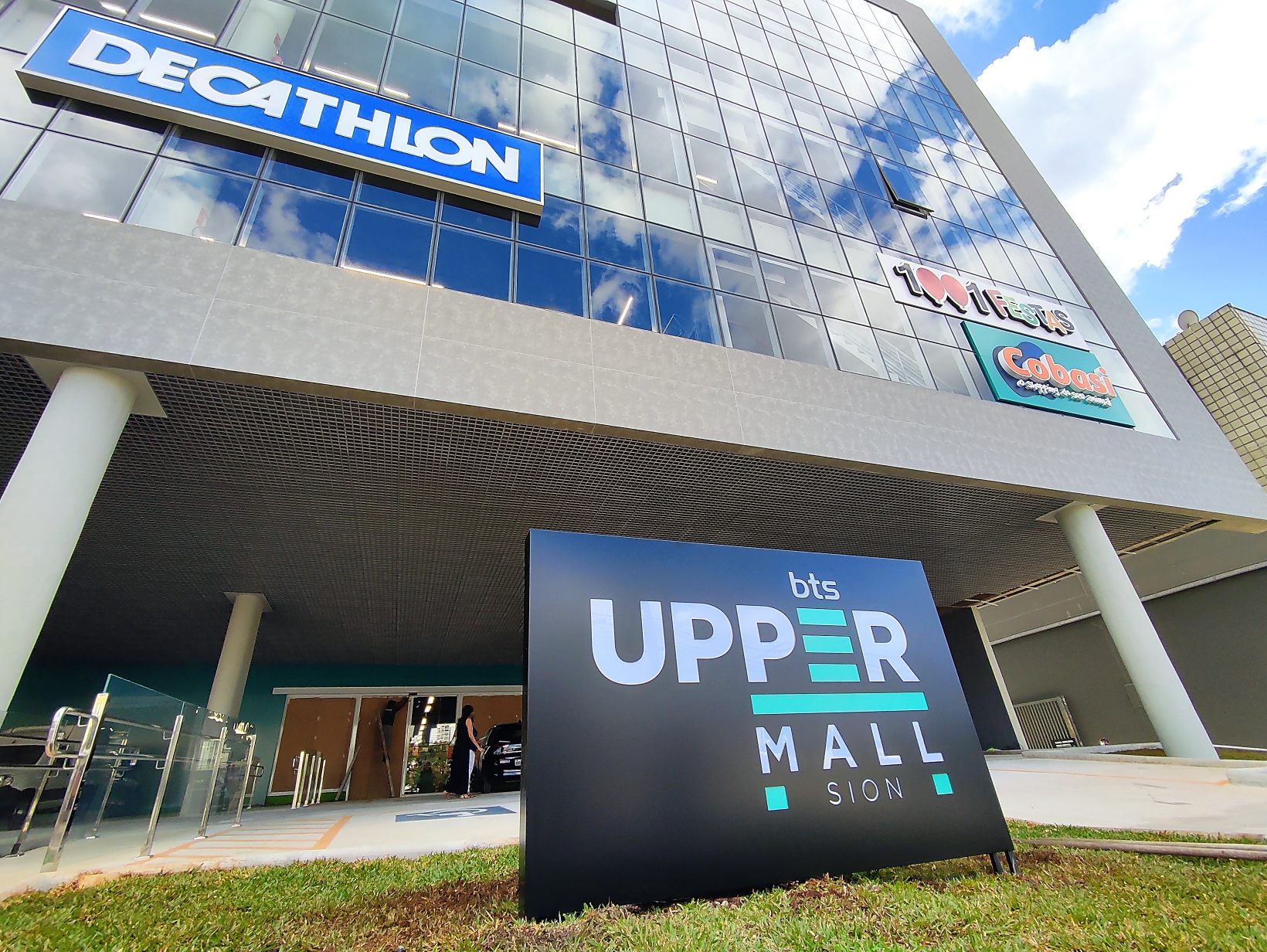 Upper Mall Sion